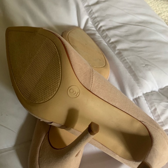 Heels - Picture 4 of 4